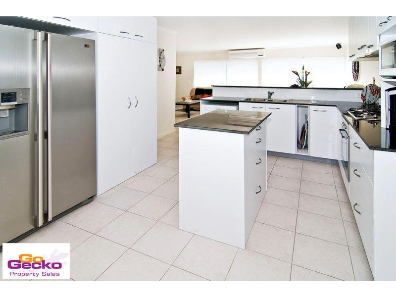 25 Patricks Road, Arana Hills QLD 4054