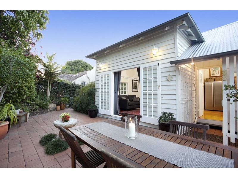 15 Theale Terrace, Ashgrove QLD 4060