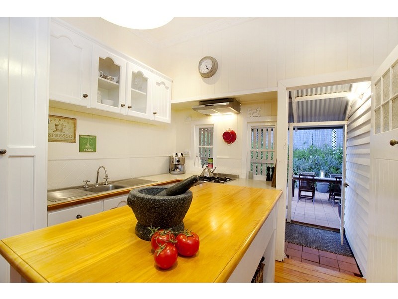 15 Theale Terrace, Ashgrove QLD 4060