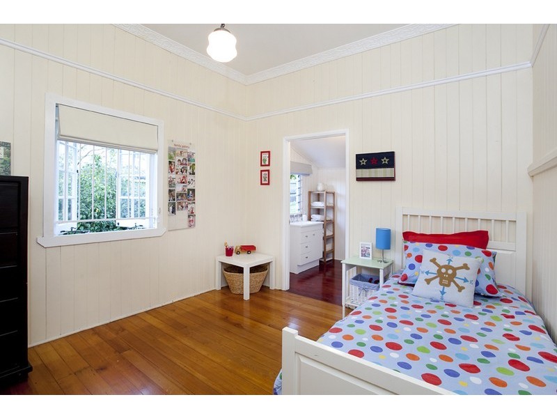 15 Theale Terrace, Ashgrove QLD 4060