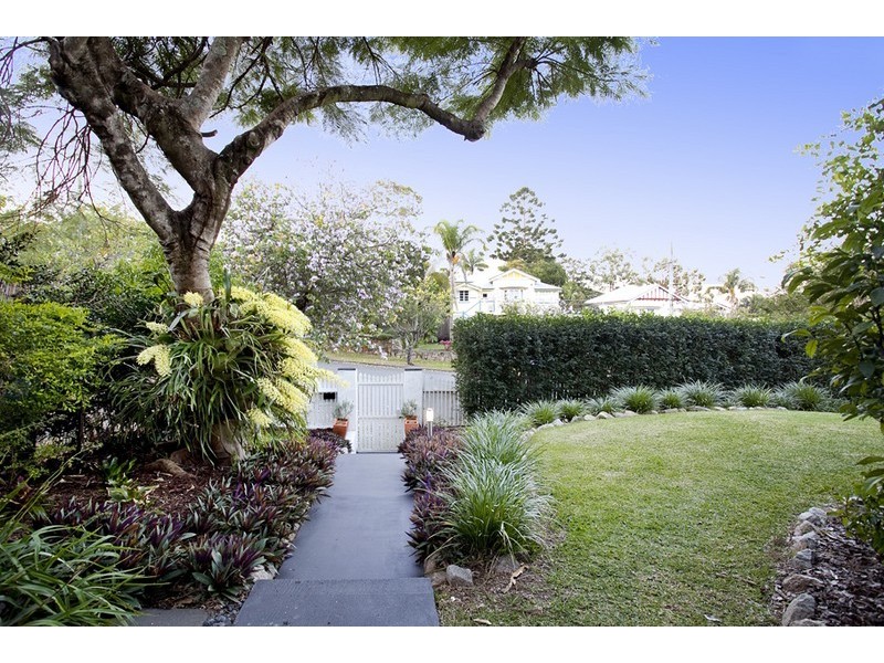 15 Theale Terrace, Ashgrove QLD 4060