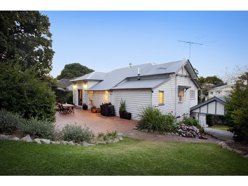 15 Theale Terrace, Ashgrove QLD 4060