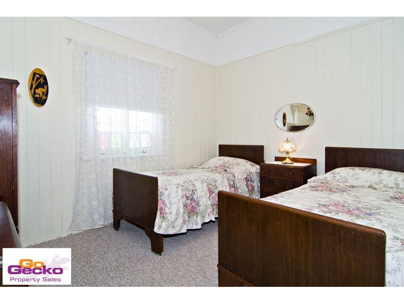 84 Appel Street, Graceville QLD 4075