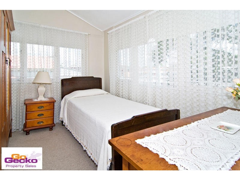 84 Appel Street, Graceville QLD 4075