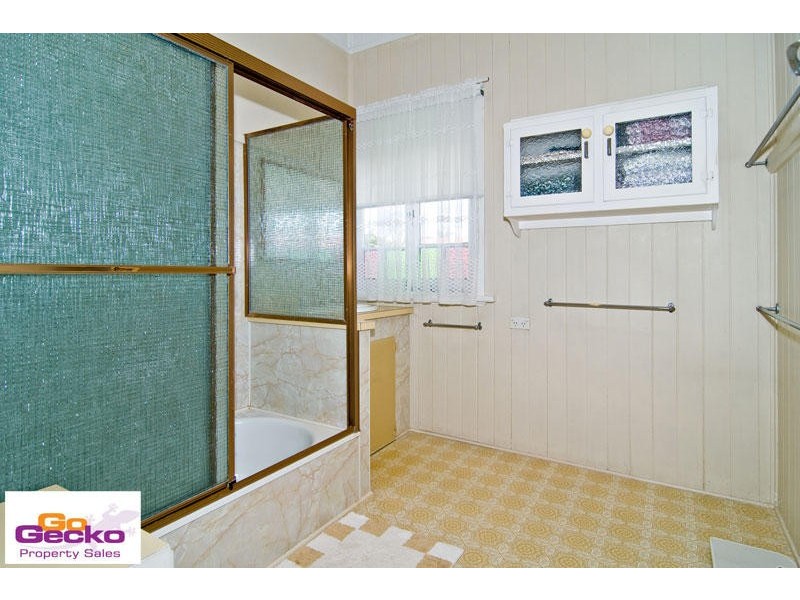 84 Appel Street, Graceville QLD 4075