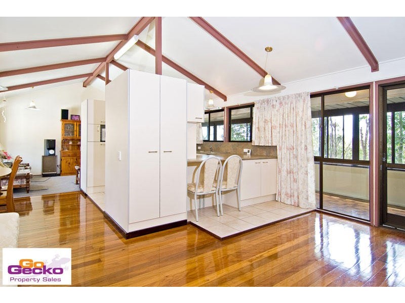 9 View Crescent, Arana Hills QLD 4054