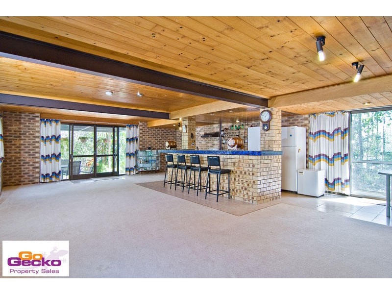 9 View Crescent, Arana Hills QLD 4054