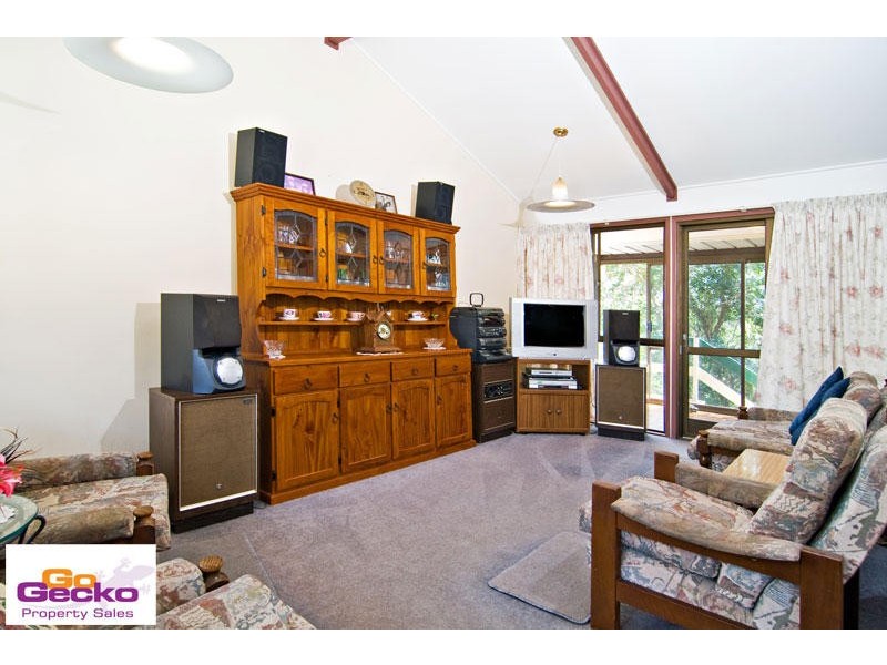 9 View Crescent, Arana Hills QLD 4054