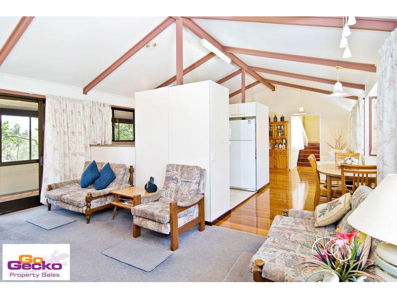 9 View Crescent, Arana Hills QLD 4054