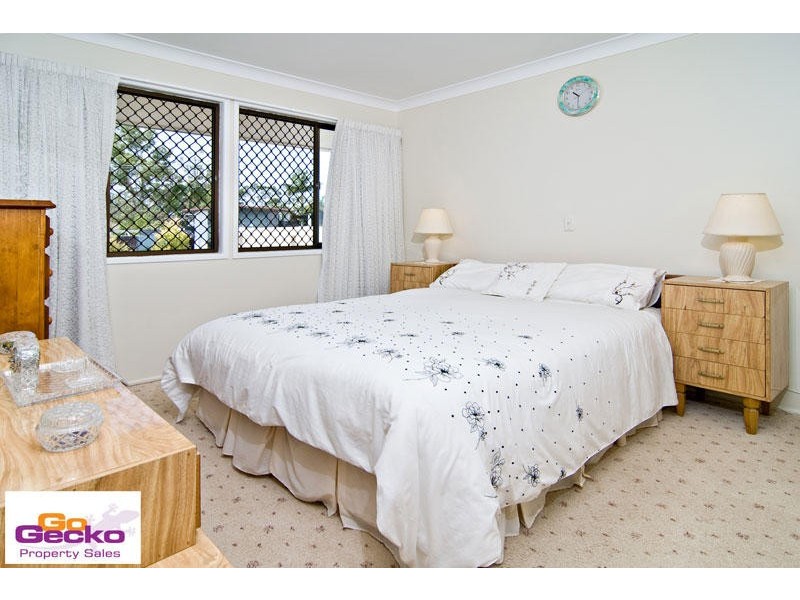 9 View Crescent, Arana Hills QLD 4054