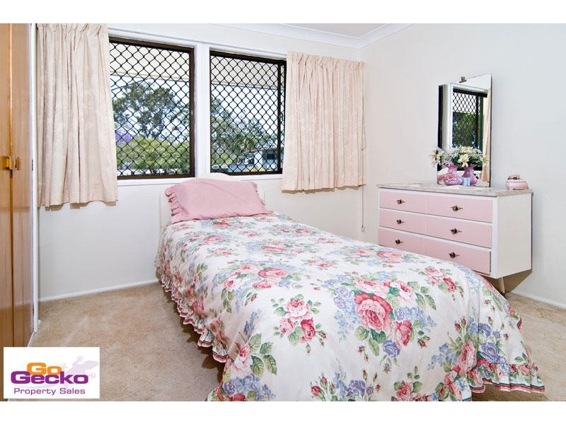 9 View Crescent, Arana Hills QLD 4054
