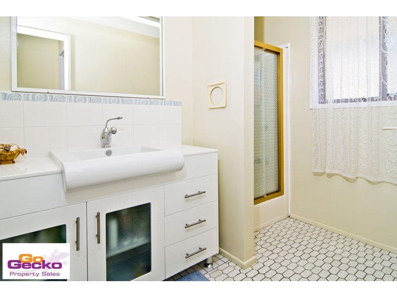 9 View Crescent, Arana Hills QLD 4054