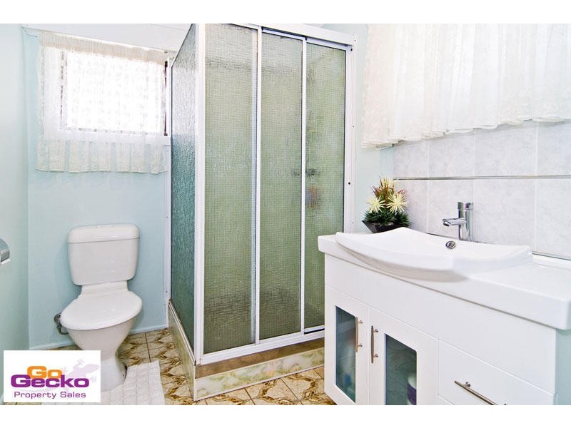9 View Crescent, Arana Hills QLD 4054
