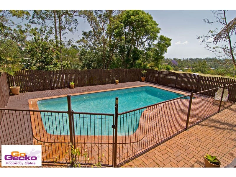 9 View Crescent, Arana Hills QLD 4054