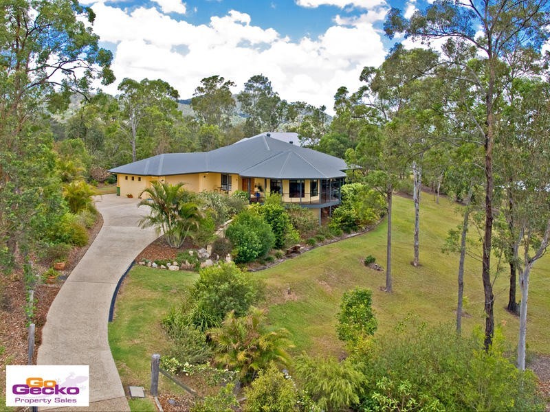 10 Equestrian Court, Samford QLD 4520