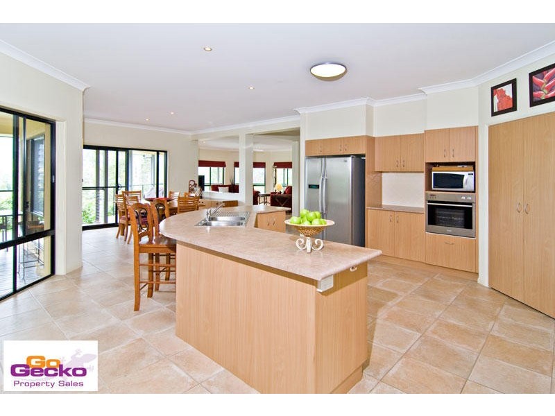 10 Equestrian Court, Samford QLD 4520