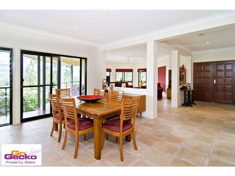 10 Equestrian Court, Samford QLD 4520