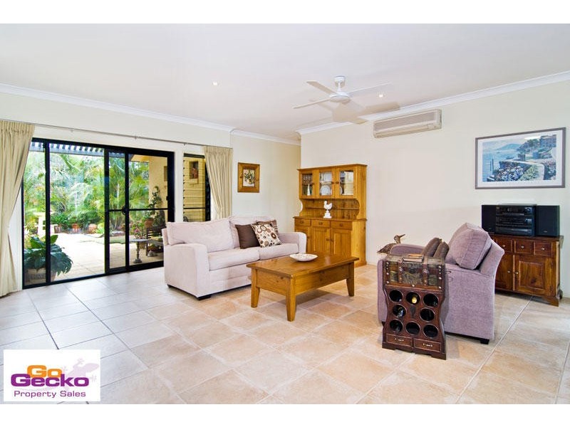 10 Equestrian Court, Samford QLD 4520