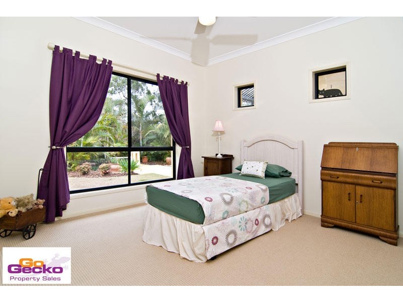 10 Equestrian Court, Samford QLD 4520