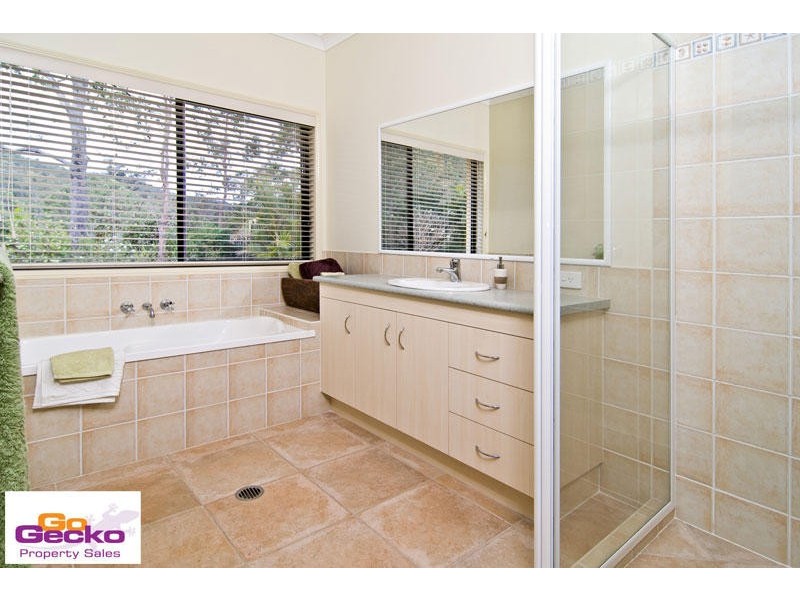 10 Equestrian Court, Samford QLD 4520