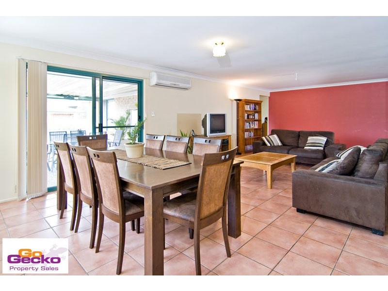 17 Dundee Place, Upper Kedron QLD 4055