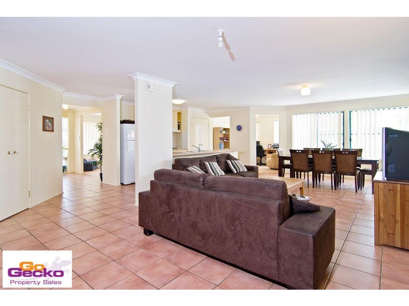 17 Dundee Place, Upper Kedron QLD 4055