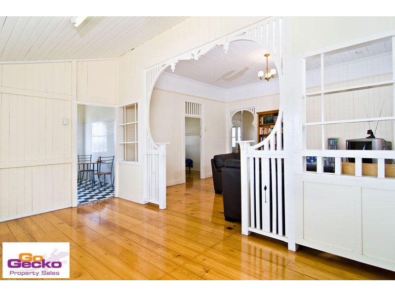 103 Jubilee Terrace, Bardon QLD 4065