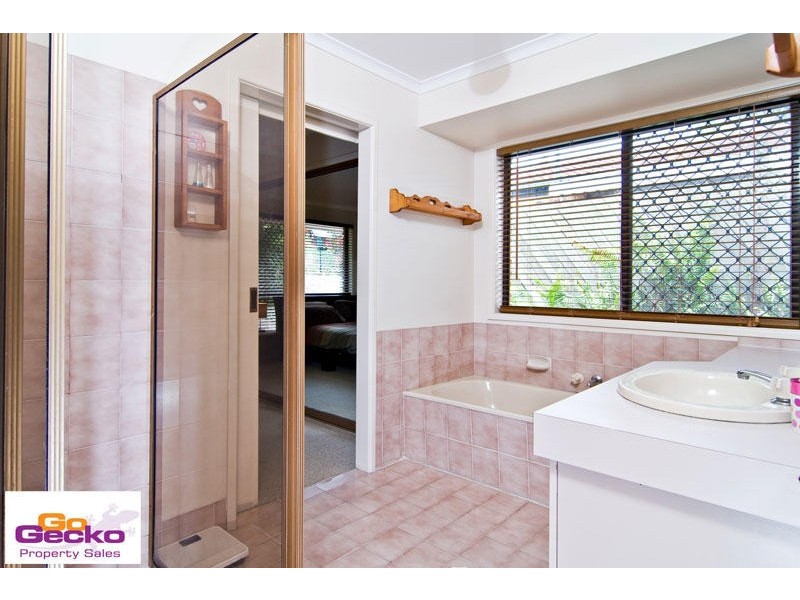 69 Leonarda Drive, Arana Hills QLD 4054