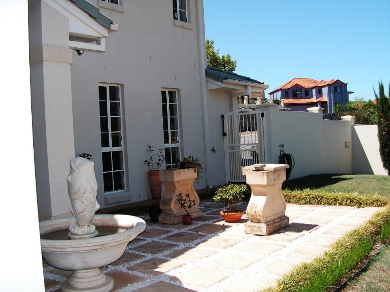 8 Carides Place, Mcdowall QLD 4053