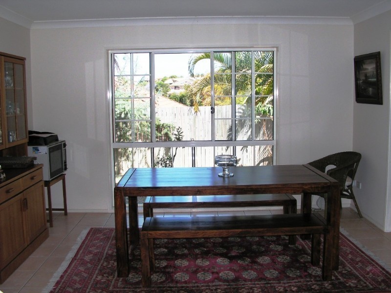 8 Carides Place, Mcdowall QLD 4053