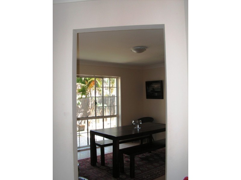 8 Carides Place, Mcdowall QLD 4053