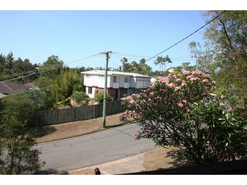 4 Towri Street, Ferny Hills QLD 4055