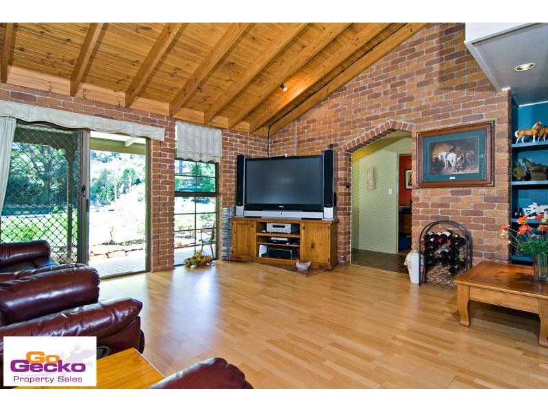 14 Ingrid Street, Samford QLD 4520