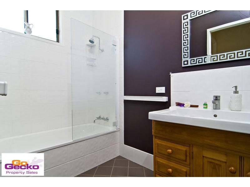 14 Ingrid Street, Samford QLD 4520