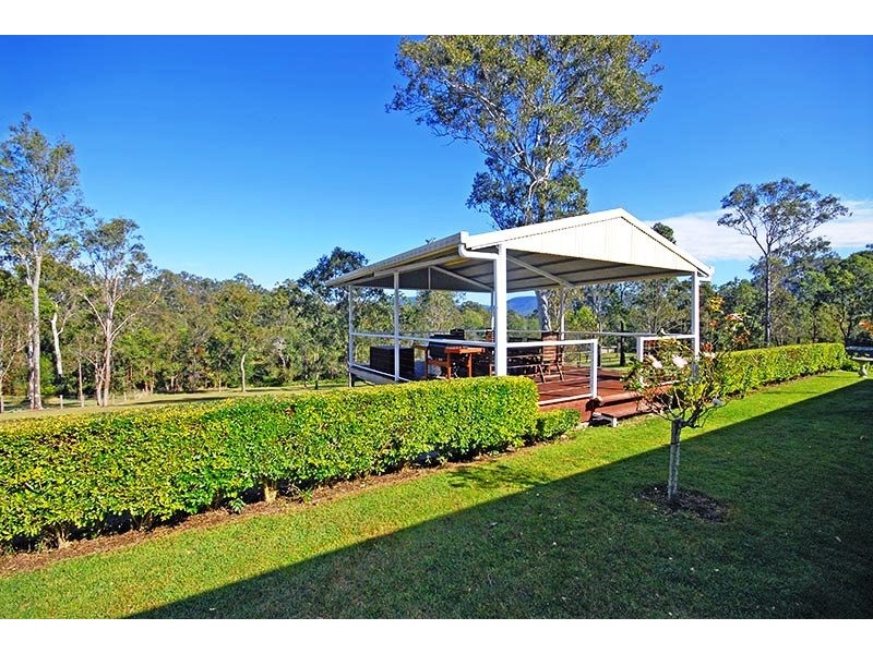 15 Valray Place, Samford QLD 4520