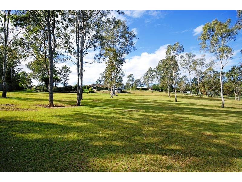 15 Valray Place, Samford QLD 4520