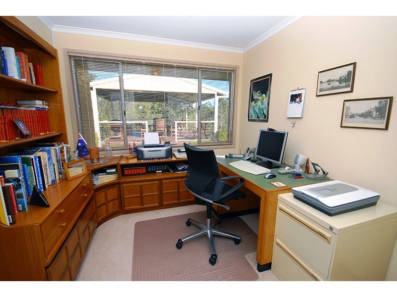 15 Valray Place, Samford QLD 4520