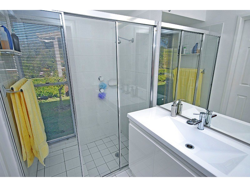 15 Valray Place, Samford QLD 4520