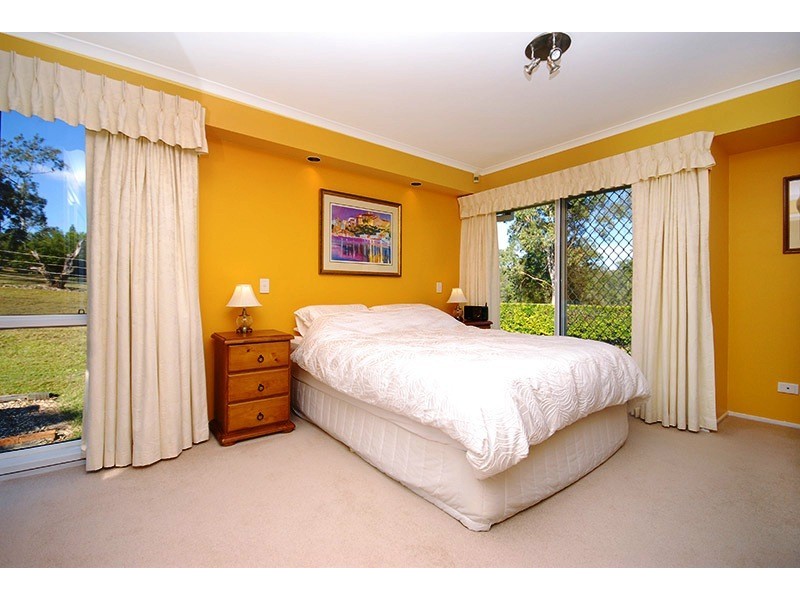 15 Valray Place, Samford QLD 4520