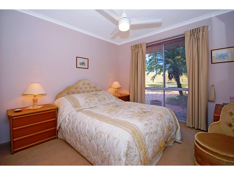15 Valray Place, Samford QLD 4520
