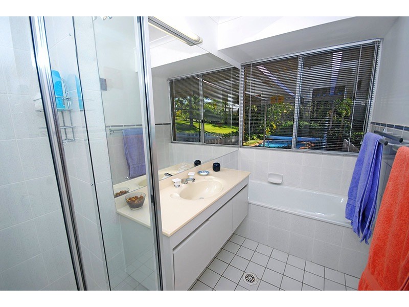 15 Valray Place, Samford QLD 4520