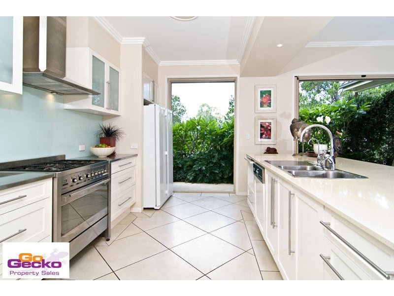 6 Kay Drive, Samford QLD 4520