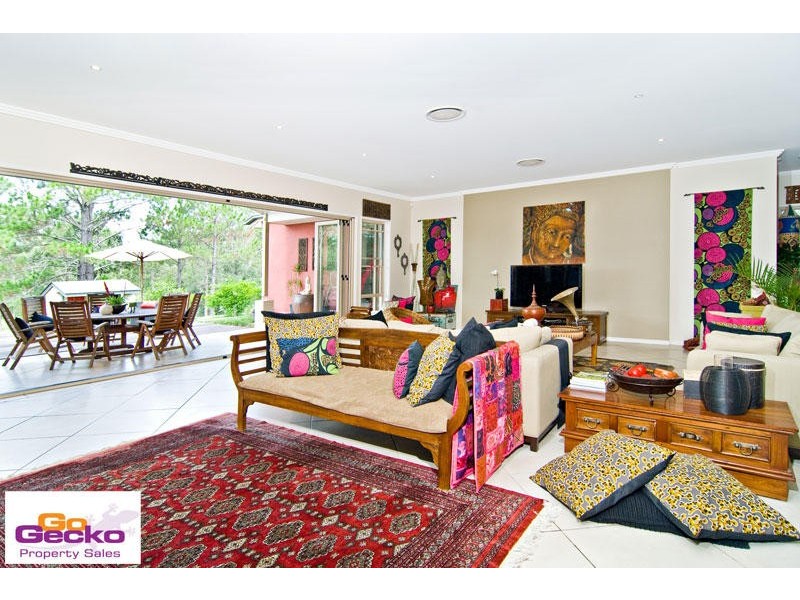 6 Kay Drive, Samford QLD 4520