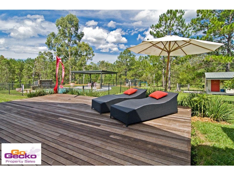 6 Kay Drive, Samford QLD 4520