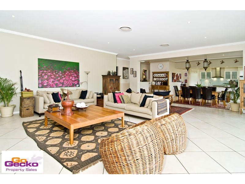 6 Kay Drive, Samford QLD 4520