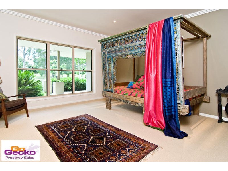 6 Kay Drive, Samford QLD 4520