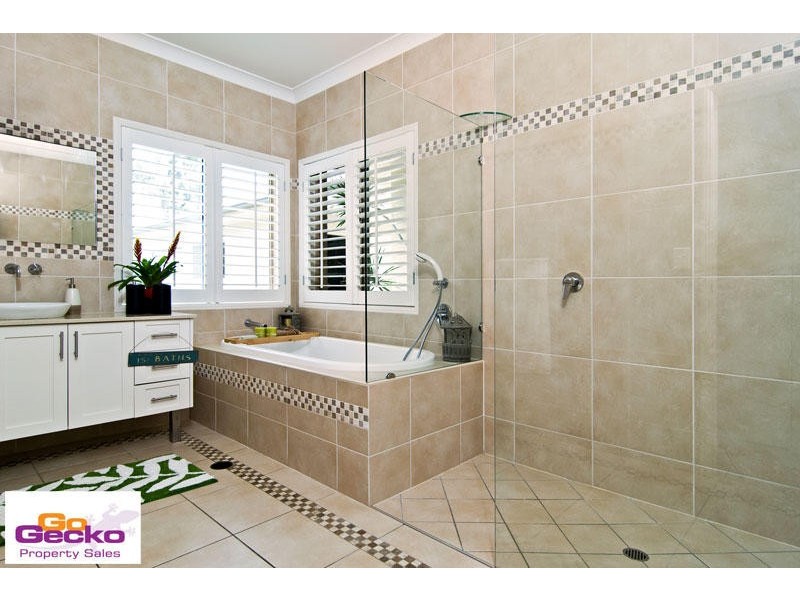 6 Kay Drive, Samford QLD 4520