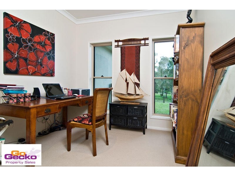 6 Kay Drive, Samford QLD 4520