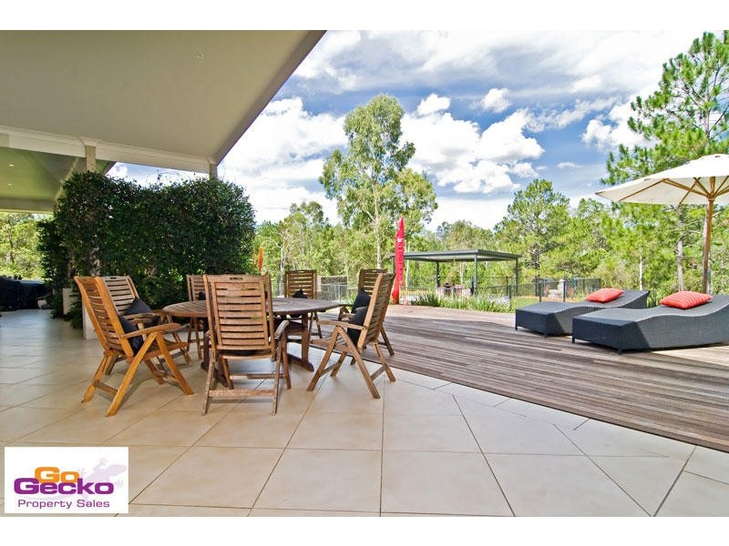 6 Kay Drive, Samford QLD 4520