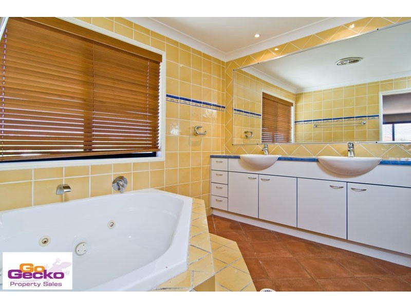 150 Streisand Drive, Mcdowall QLD 4053